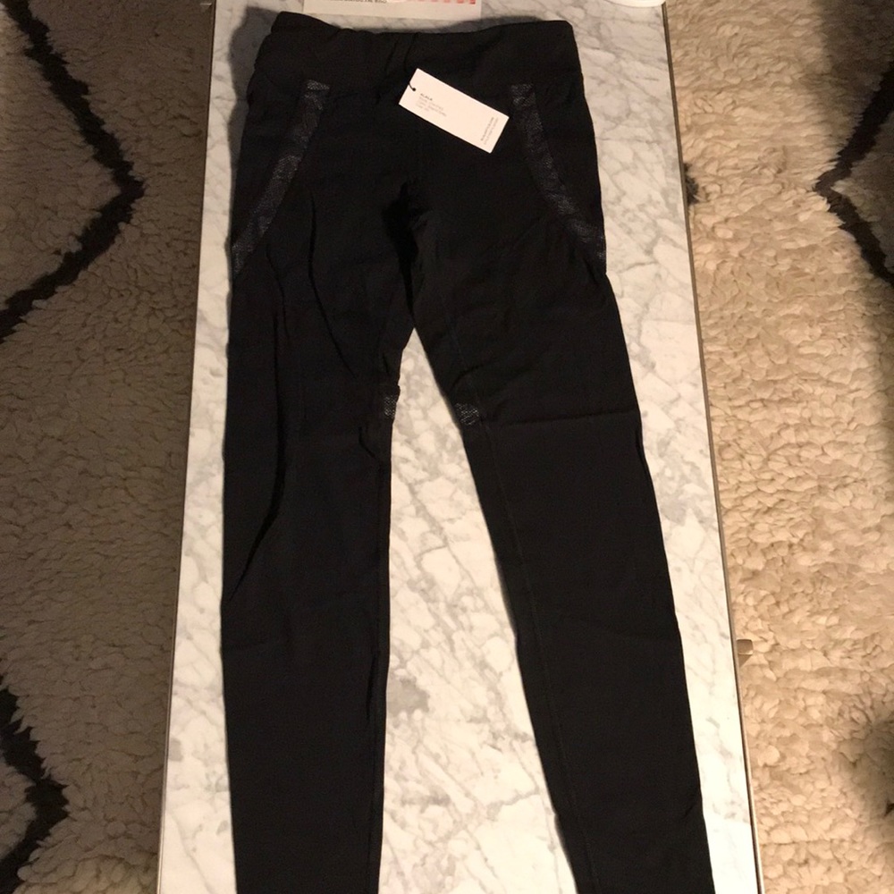 NWT Black Alala Leggings with Grey Mesh Sz XS